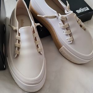 Melissa sneaker, size 8